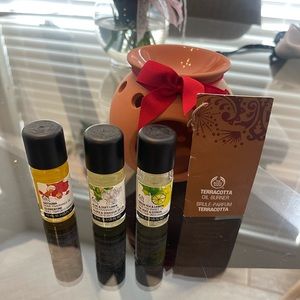 The Body Shop Oil Burner with 3 Oils